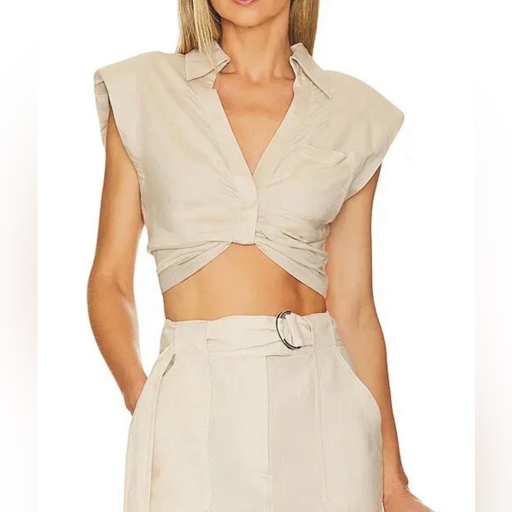 ASTR the Label Kathlynn Sleeveless Crop Top in Khaki - Size Small